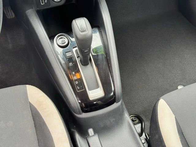 Used 2022 Nissan Versa SV image 14