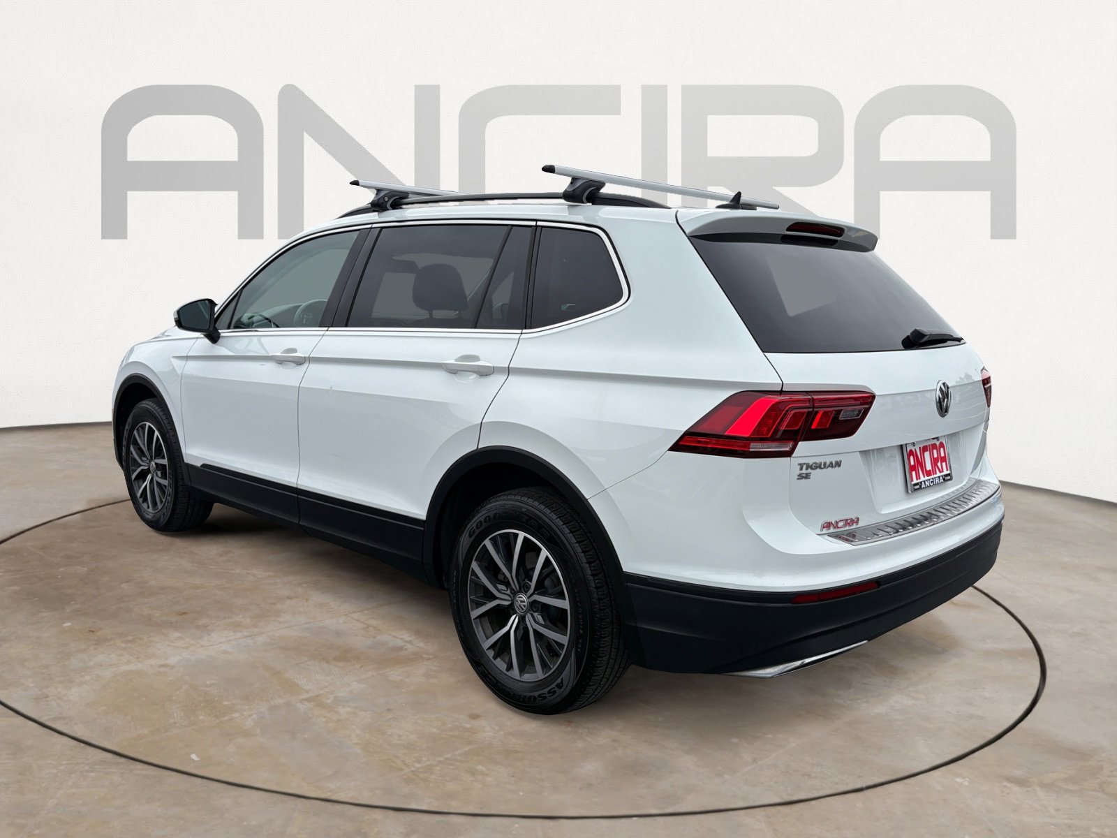 Used 2019 Volkswagen Tiguan SE w/ Panoramic Sunroof Package AWD/4WD image 8