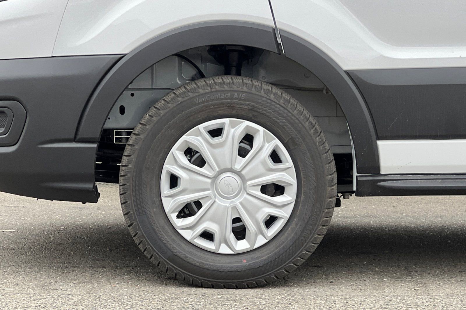 New 2026 Ford E-Transit Low Roof w/ Load Area Protection Package image 25