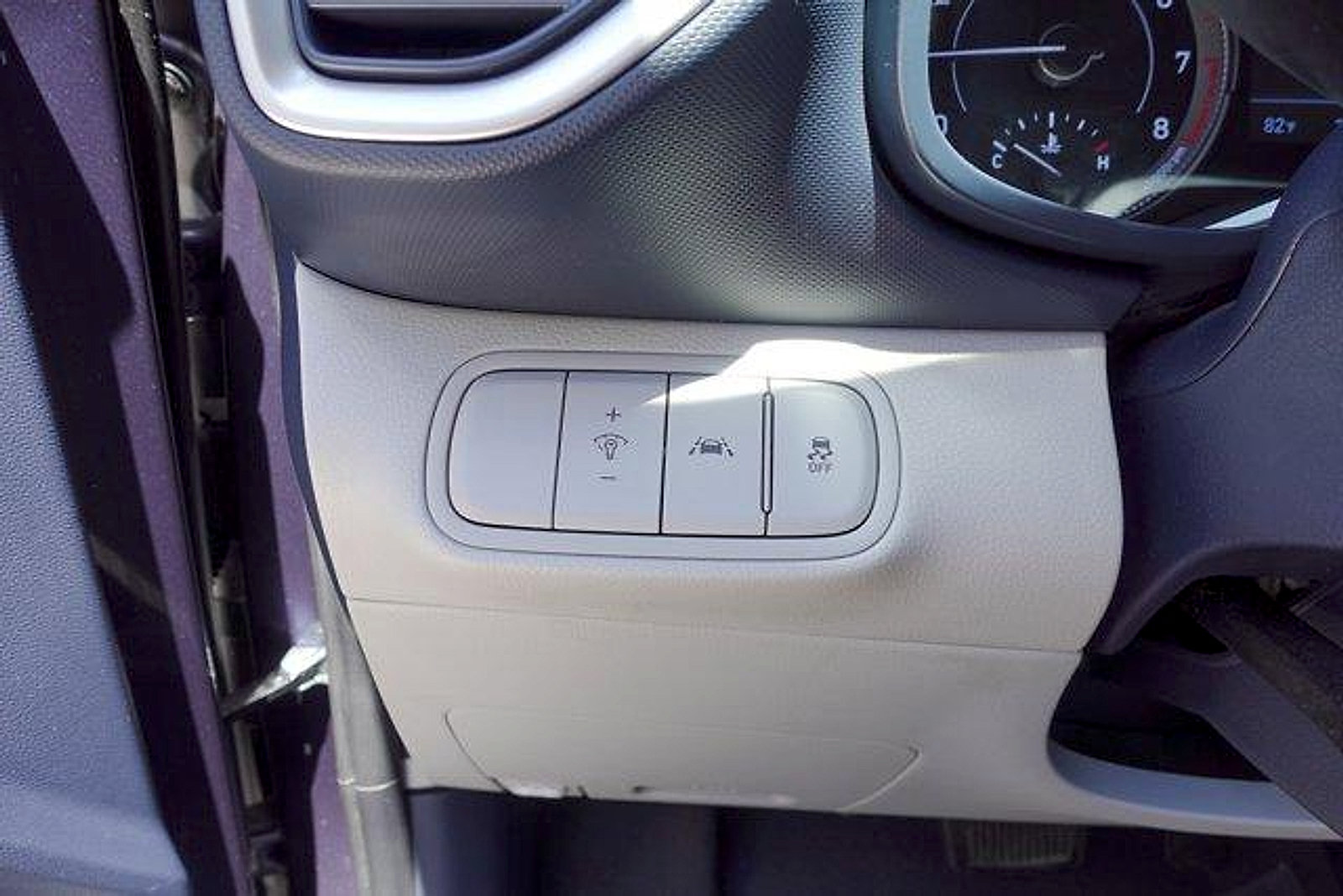 Used 2021 Hyundai Venue FWD image 12