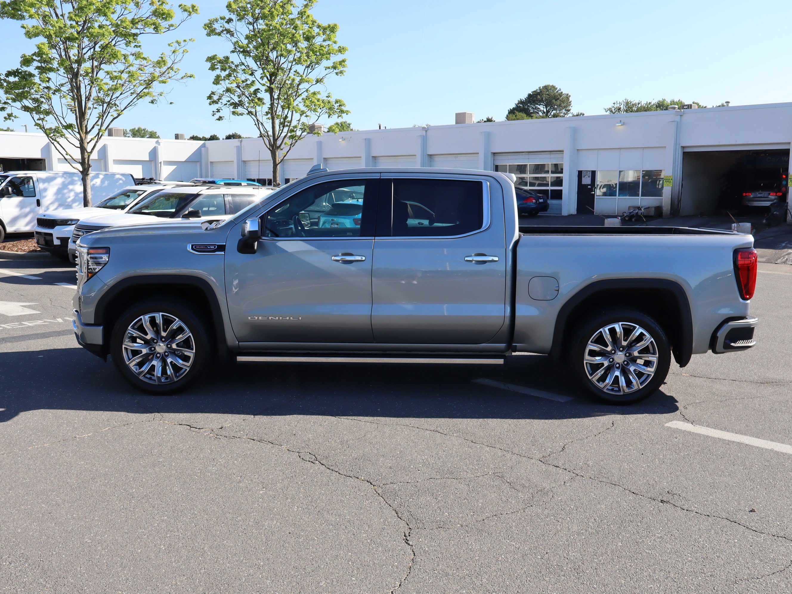 Used 2025 GMC Sierra 1500 Denali w/ Denali Reserve Package AWD/4WD image 7
