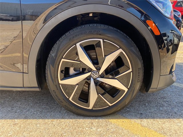 Used 2023 Volkswagen ID.4 Pro S image 9