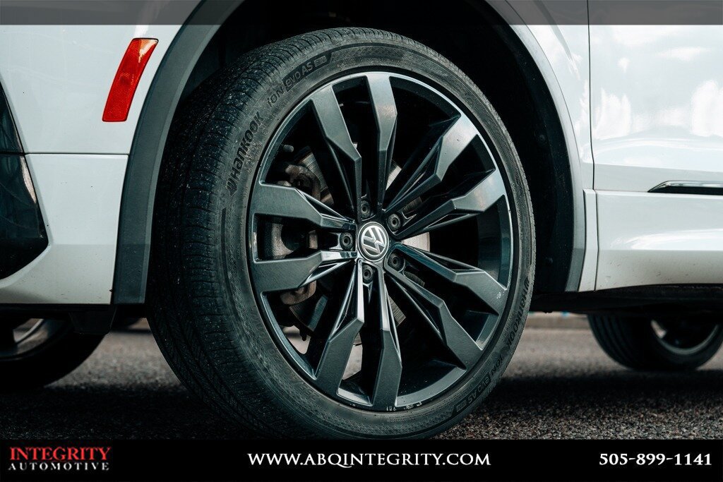 Used 2020 Volkswagen Tiguan SE R-Line AWD/4WD image 12
