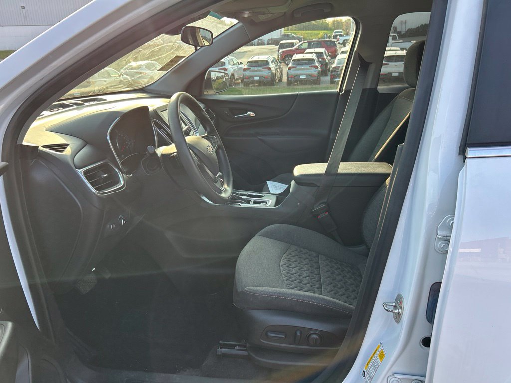 Used 2023 Chevrolet Equinox LT w/ LPO, Floor Liner Package AWD/4WD image 6
