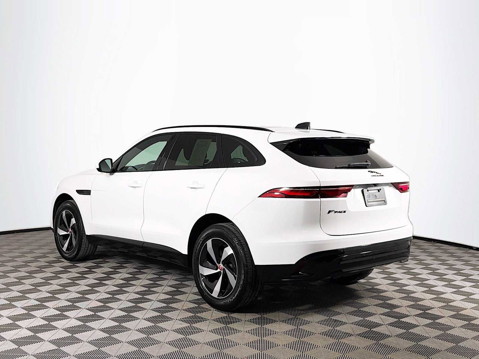 Used 2022 Jaguar F-PACE S image 7