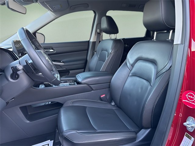 Used 2023 Nissan Pathfinder SL image 12
