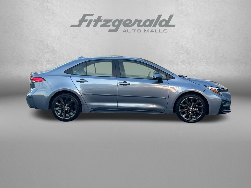 Used 2023 Toyota Corolla SE FWD image 3