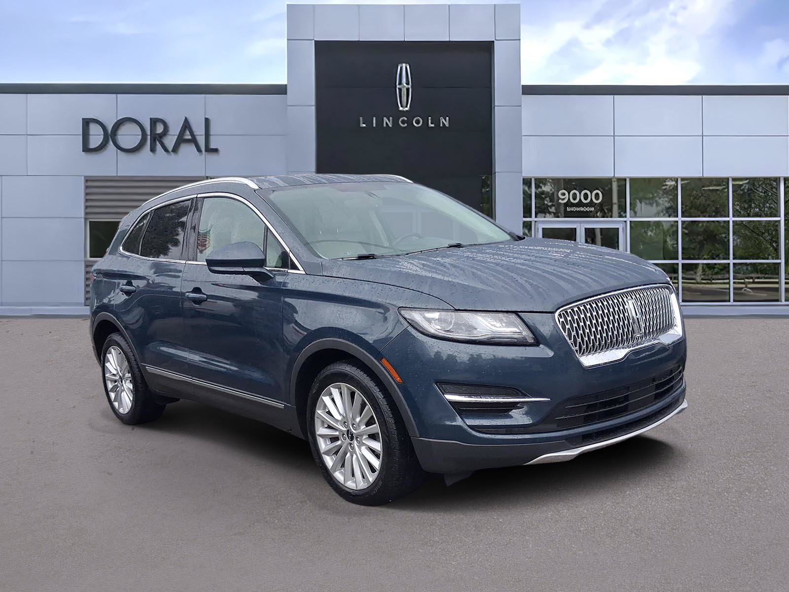 Used 2019 Lincoln MKC Premiere FWD image 1