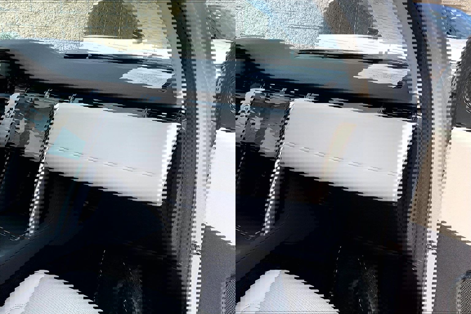 Certified 2025 Land Rover Discovery Sport S image 18