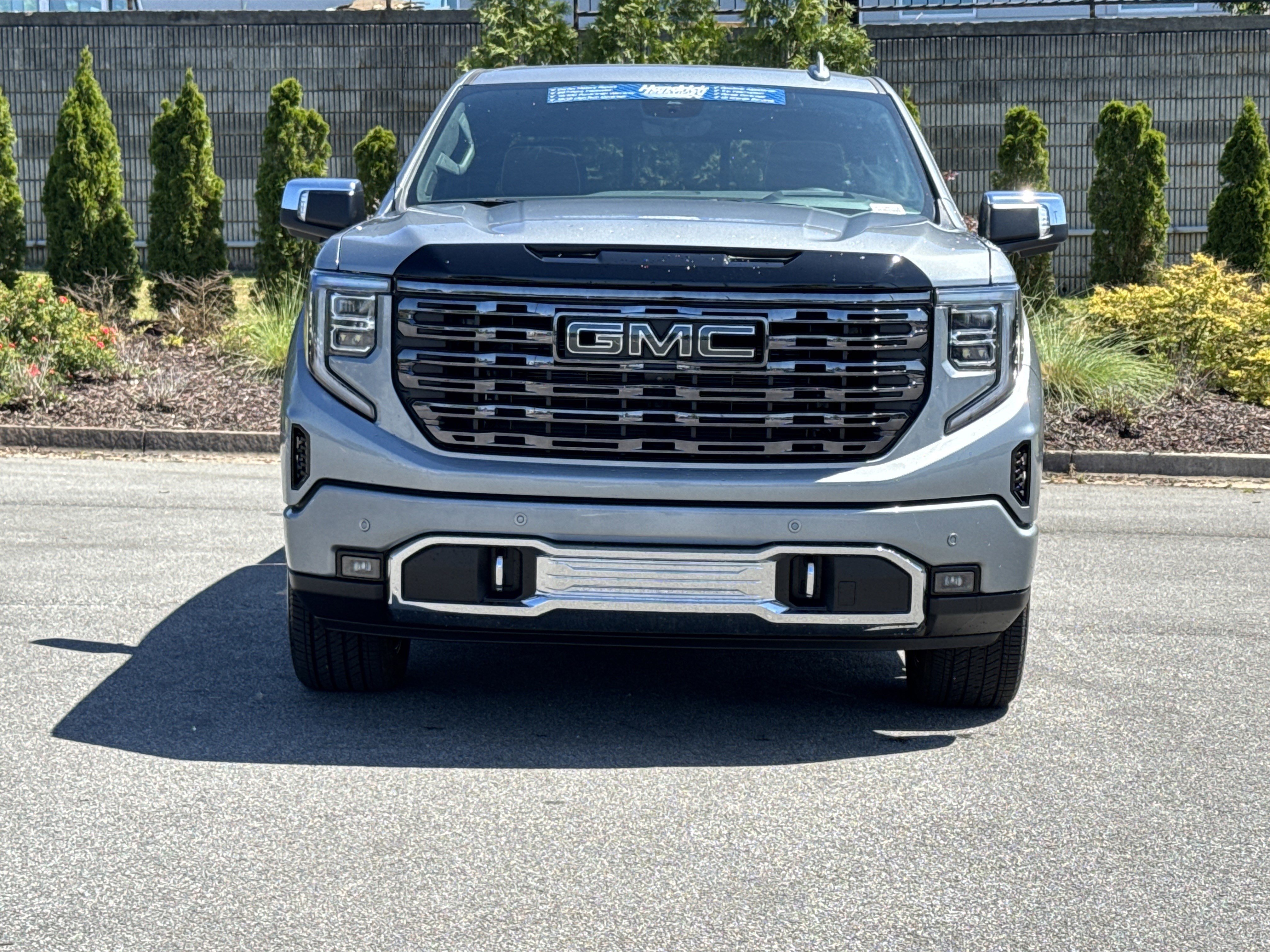 Used 2025 GMC Sierra 1500 Denali Ultimate AWD/4WD image 3