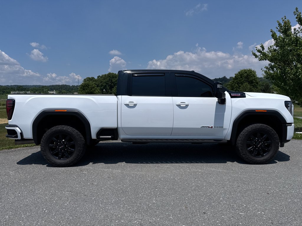 Used 2024 GMC Sierra 3500 AT4 w/ Technology Package AWD/4WD image 12