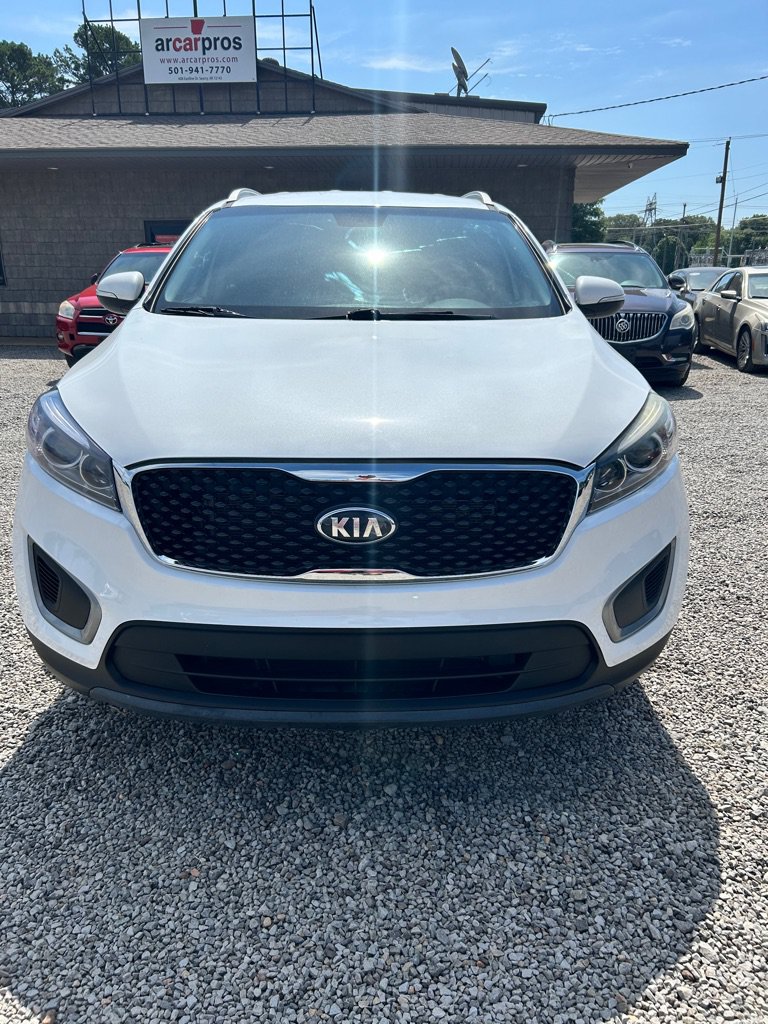 Used 2017 Kia Sorento LX FWD image 2