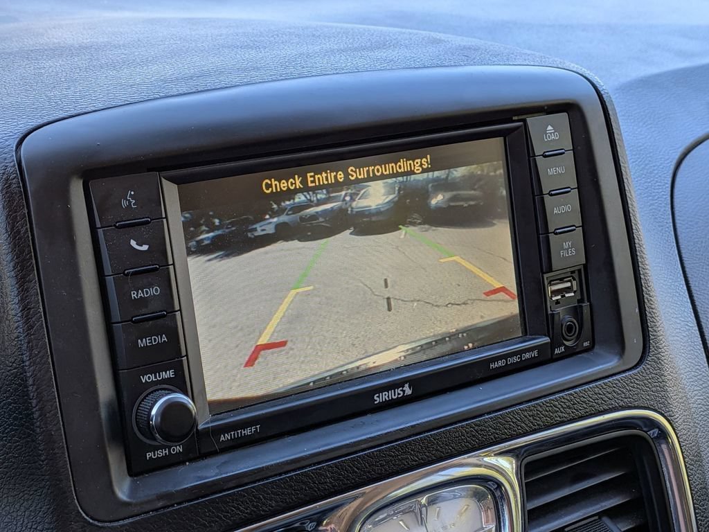 Used 2015 Chrysler Town & Country LX FWD image 6