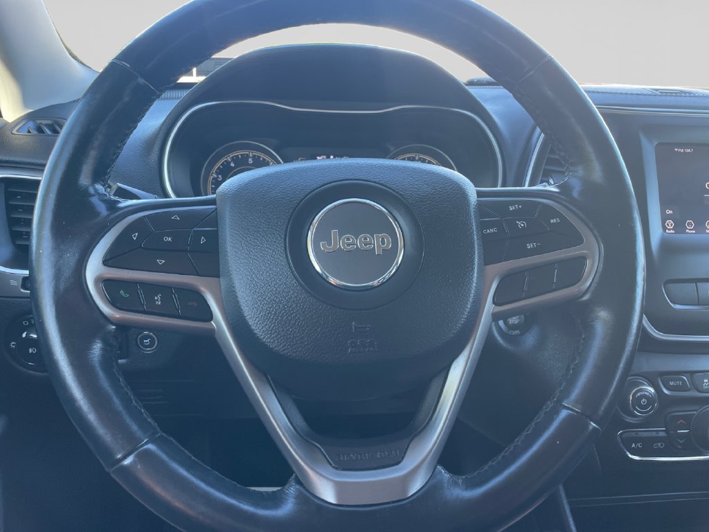 Certified 2020 Jeep Cherokee Latitude Plus w/ Comfort/Convenience Group AWD/4WD image 25