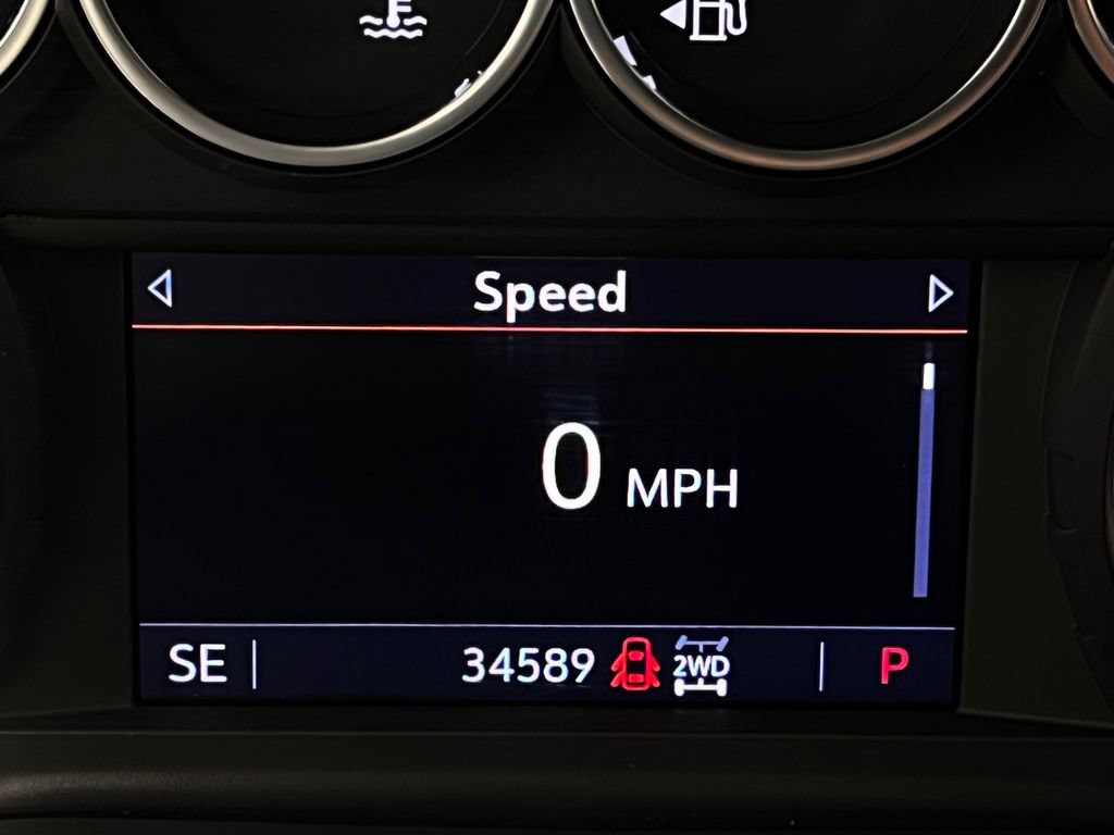 Used 2021 Chevrolet Silverado 1500 LT AWD/4WD image 17
