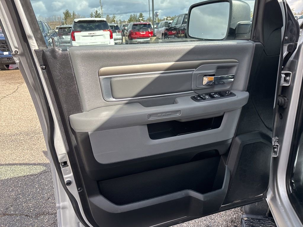 Used 2018 RAM 1500 Classic SLT image 20