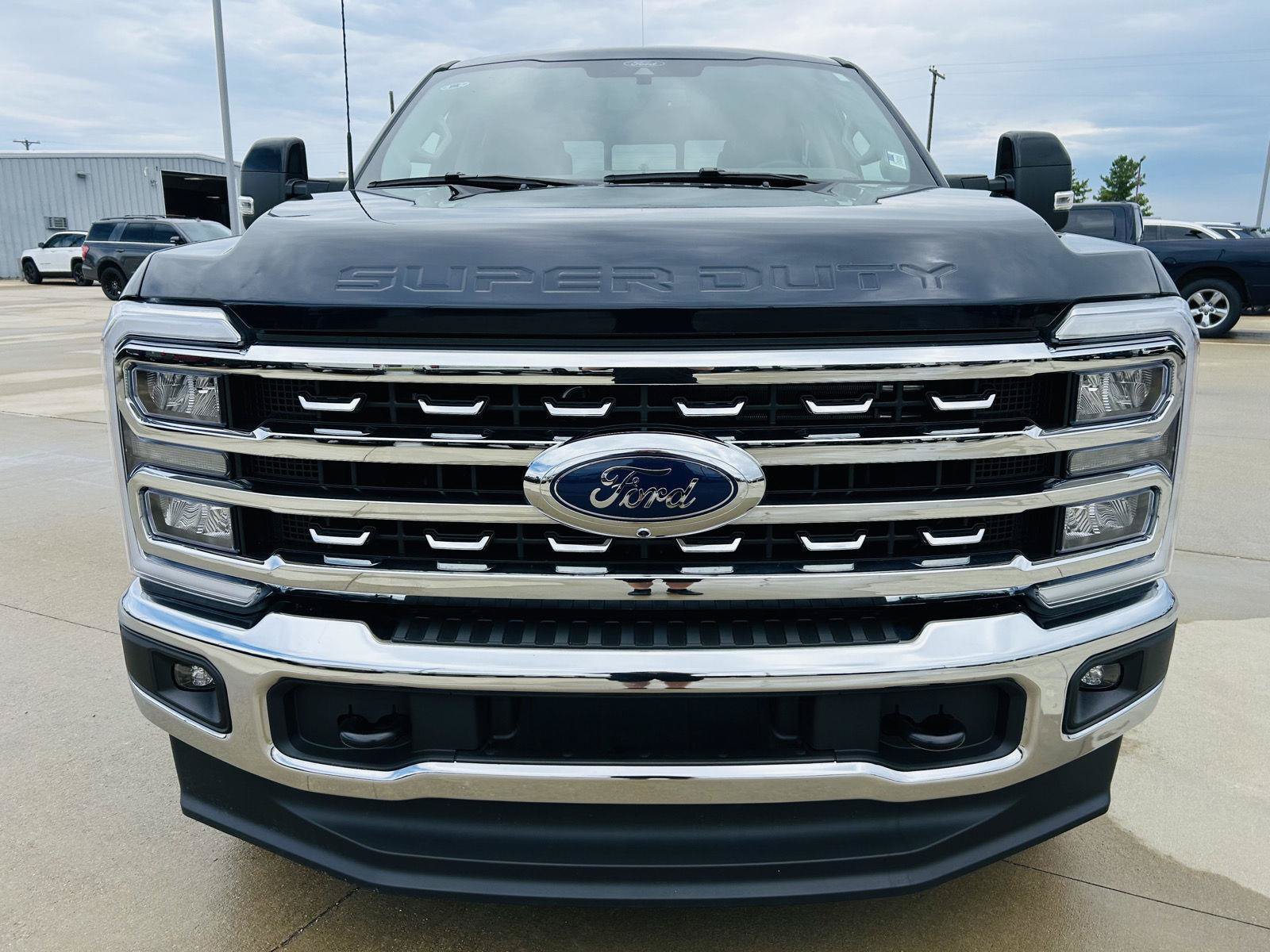 Used 2025 Ford F350 Lariat AWD/4WD image 37