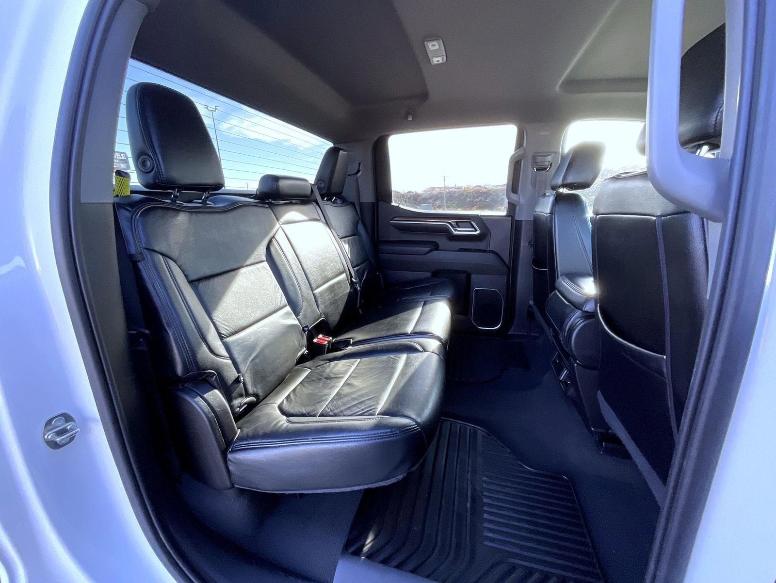 Used 2022 Chevrolet Silverado 1500 LT AWD/4WD image 19