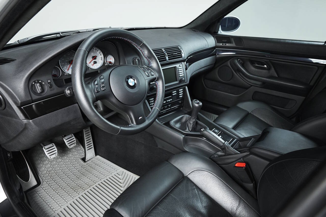 Used 2003 BMW M5 RWD image 49