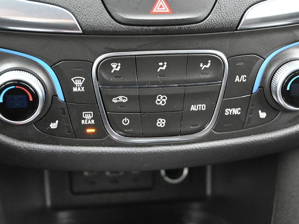 Used 2021 Chevrolet Equinox LT FWD image 16