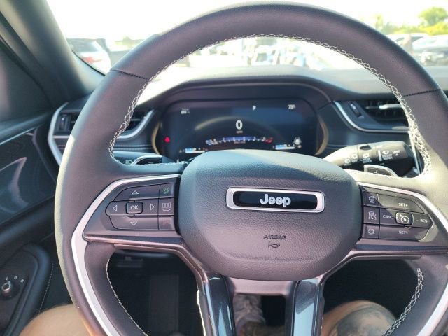 Used 2023 Jeep Grand Cherokee Altitude image 49