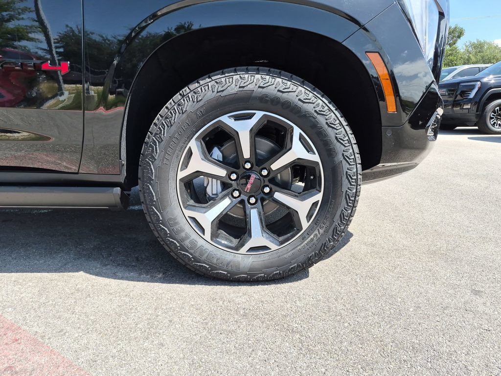 New 2026 GMC Yukon XL AT4 w/ AT4 Premium Plus Package AWD/4WD image 16