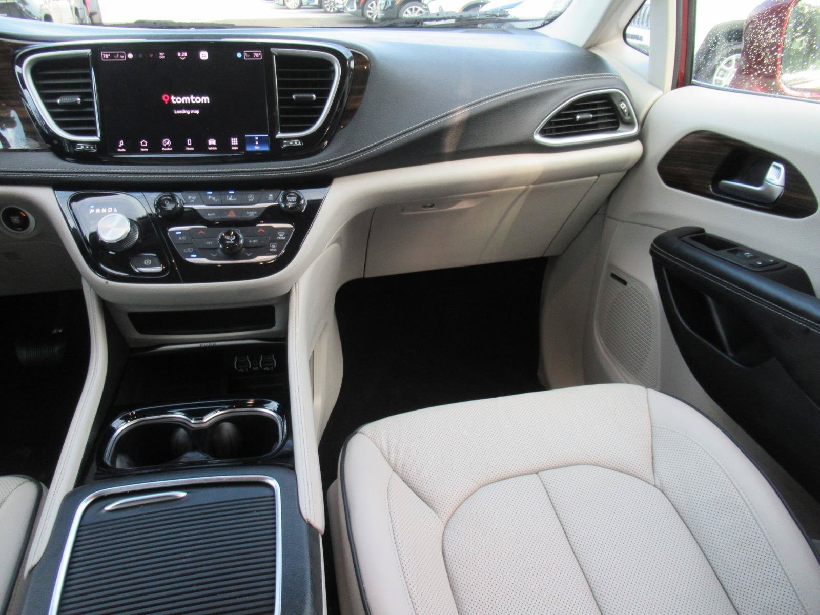 Used 2021 Chrysler Pacifica Limited w/ Premium & Safety Sphere Group AWD/4WD image 14