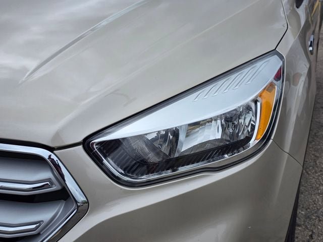 Certified 2018 Ford Escape SE AWD/4WD image 3