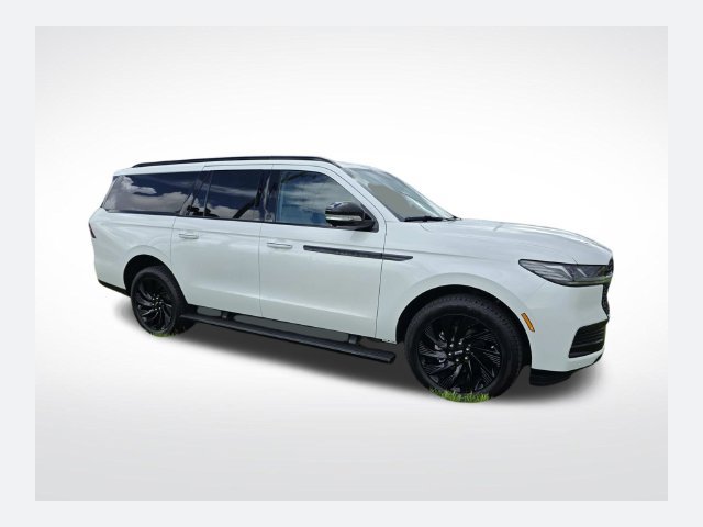 New 2026 Lincoln Navigator L Reserve w/ Jet Appearance Package AWD/4WD image 1