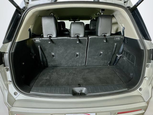 Used 2022 Nissan Pathfinder SL AWD/4WD image 34