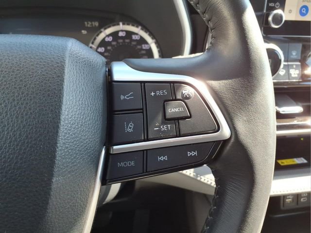 Used 2023 Toyota Highlander XLE image 17