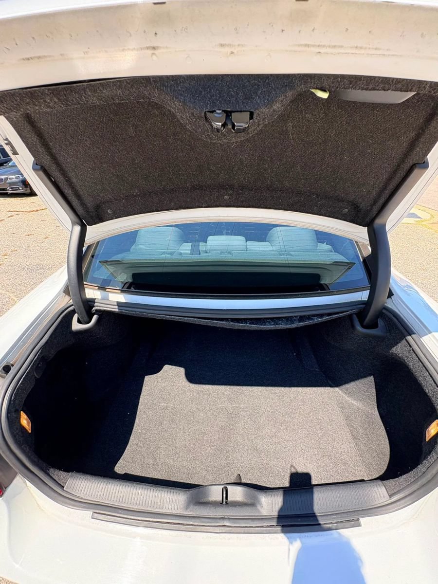 Used 2019 Dodge Charger SXT RWD image 15