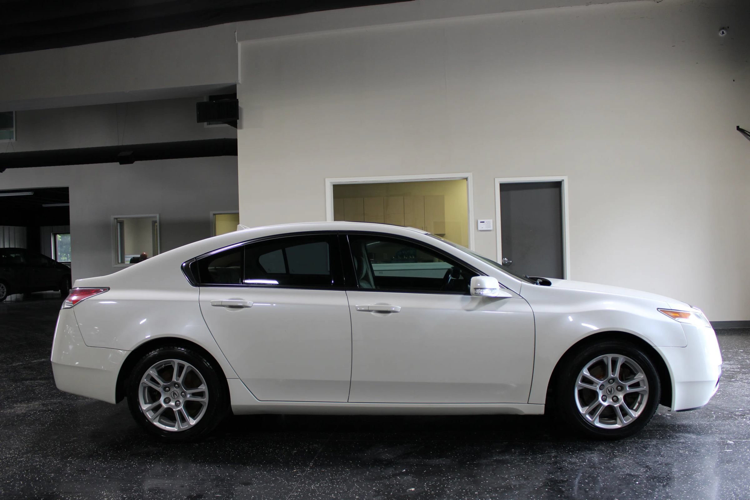 Used 2010 Acura TL FWD image 2