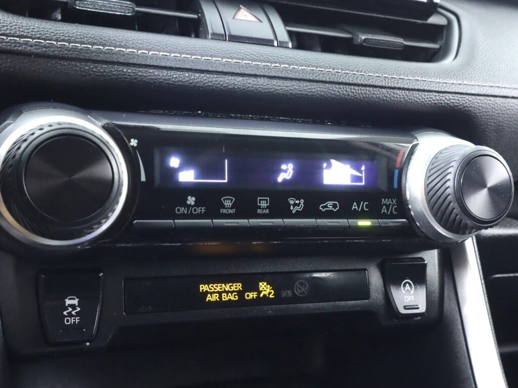 Used 2021 Toyota RAV4 LE image 22