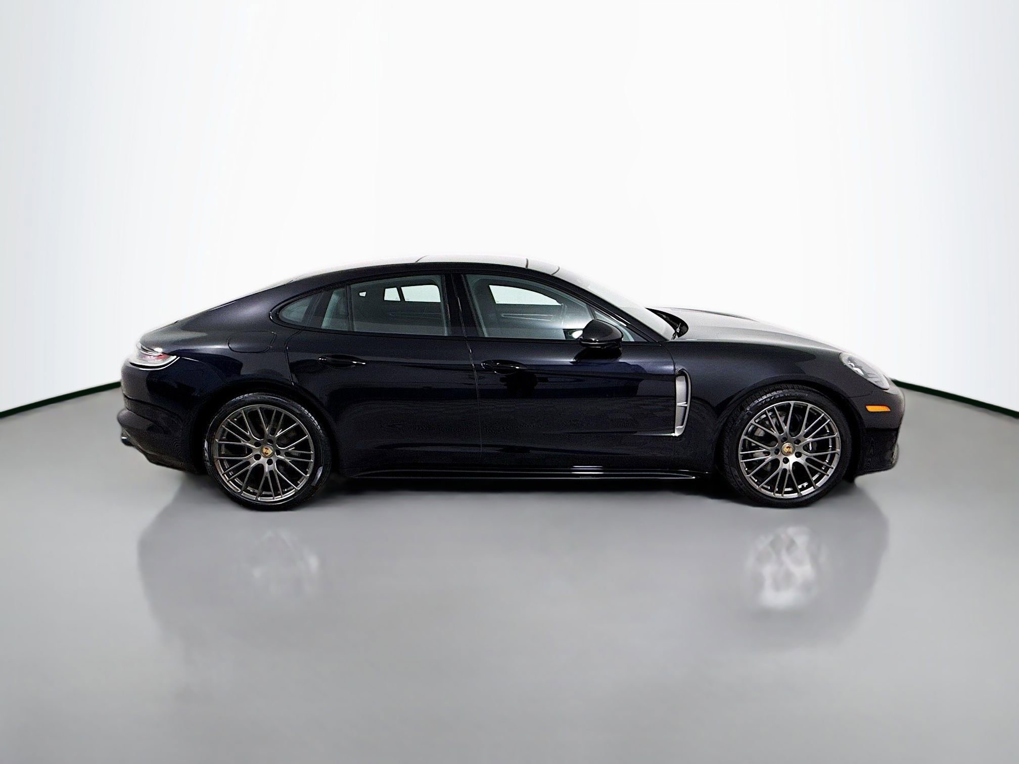 Certified 2023 Porsche Panamera 4 image 8
