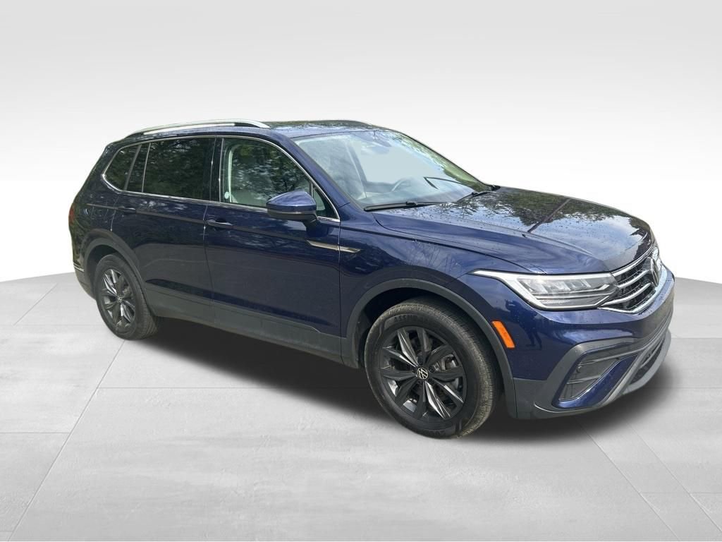 Used 2024 Volkswagen Tiguan SE image 1