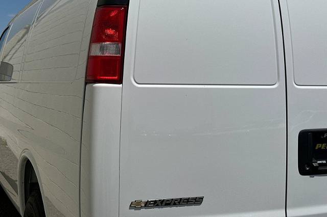 New 2026 Chevrolet Express 2500 w/ Driver Convenience Package RWD image 30