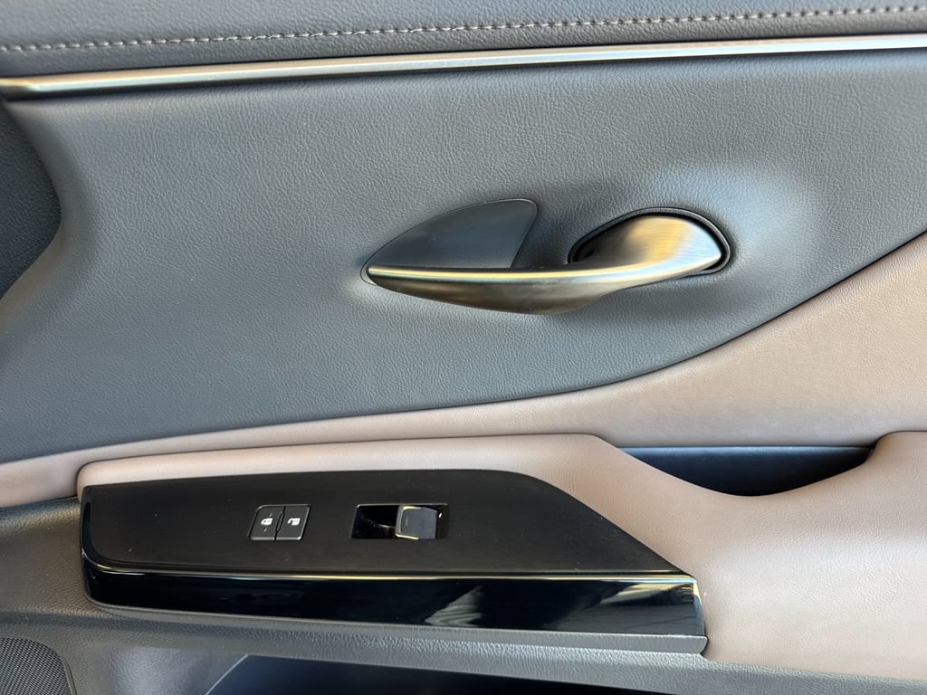 Used 2025 Lexus ES 350 w/ Premium Package FWD image 21