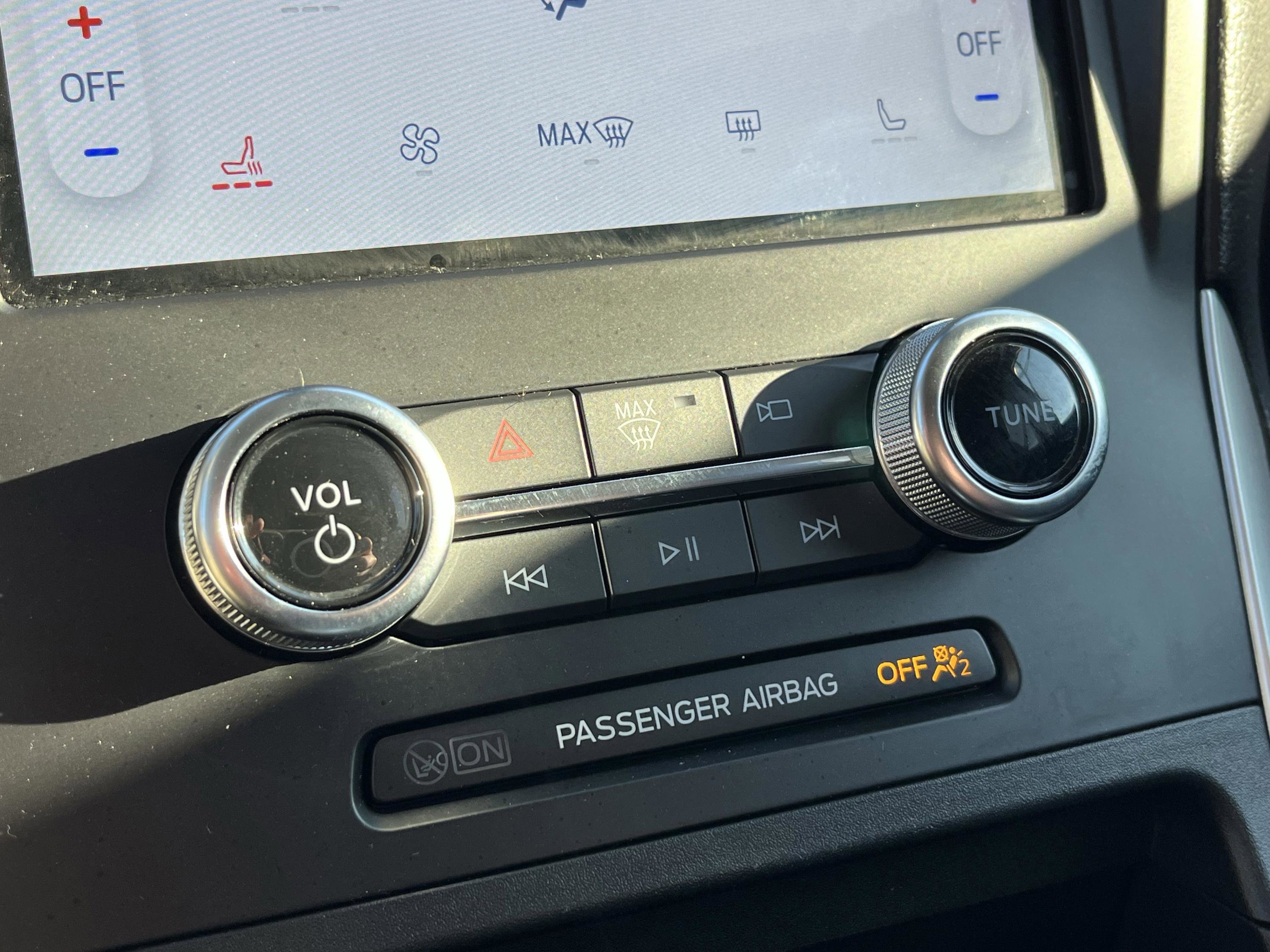 Certified 2024 Ford Edge SEL image 17