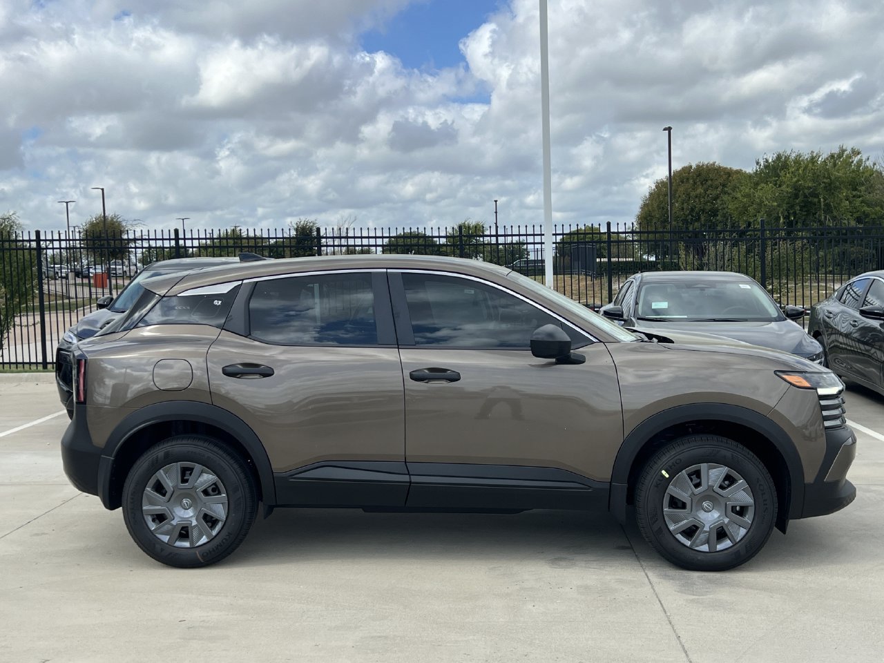 New 2027 Nissan Kicks S FWD image 3