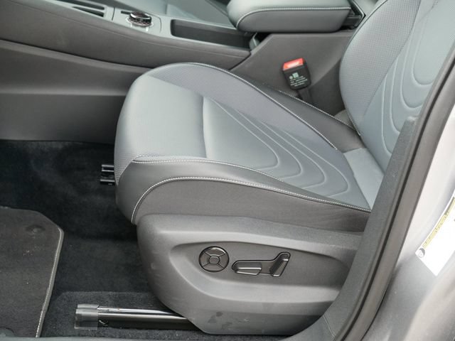 Certified 2025 Volkswagen Tiguan SE AWD/4WD image 14