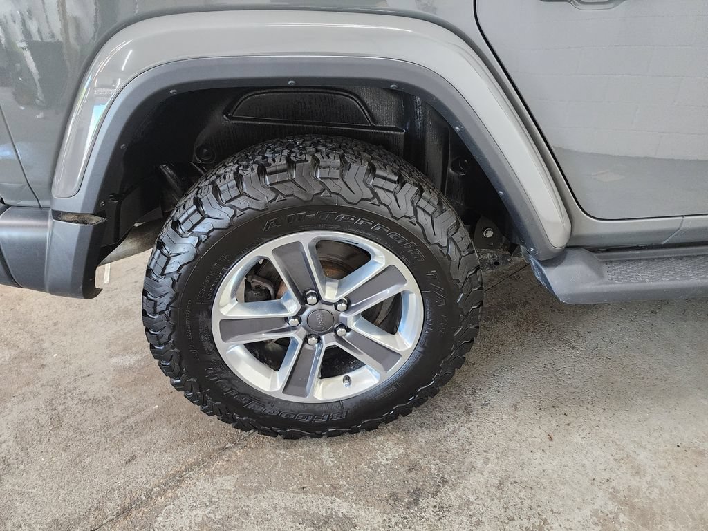 Used 2020 Jeep Wrangler Unlimited Sahara w/ Uconnect 4C Nav & Sound Group AWD/4WD image 36
