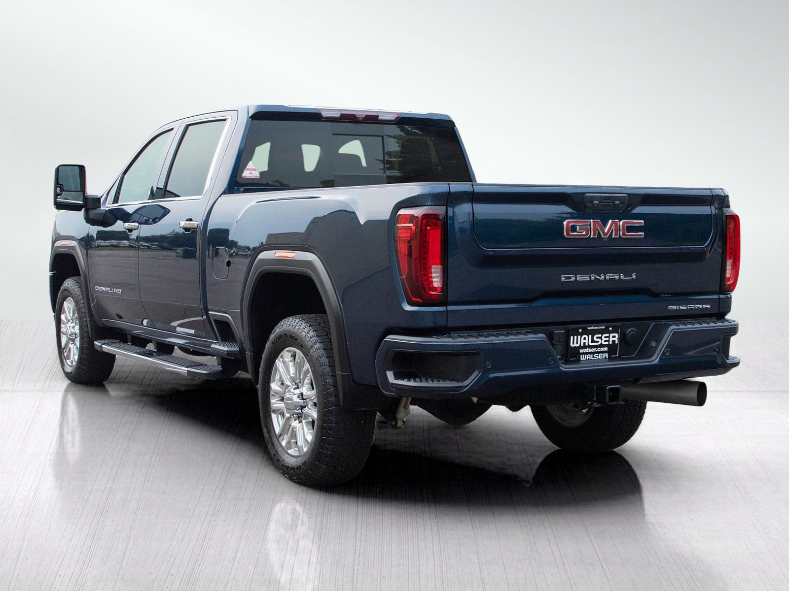 Used 2022 GMC Sierra 3500 Denali AWD/4WD image 3