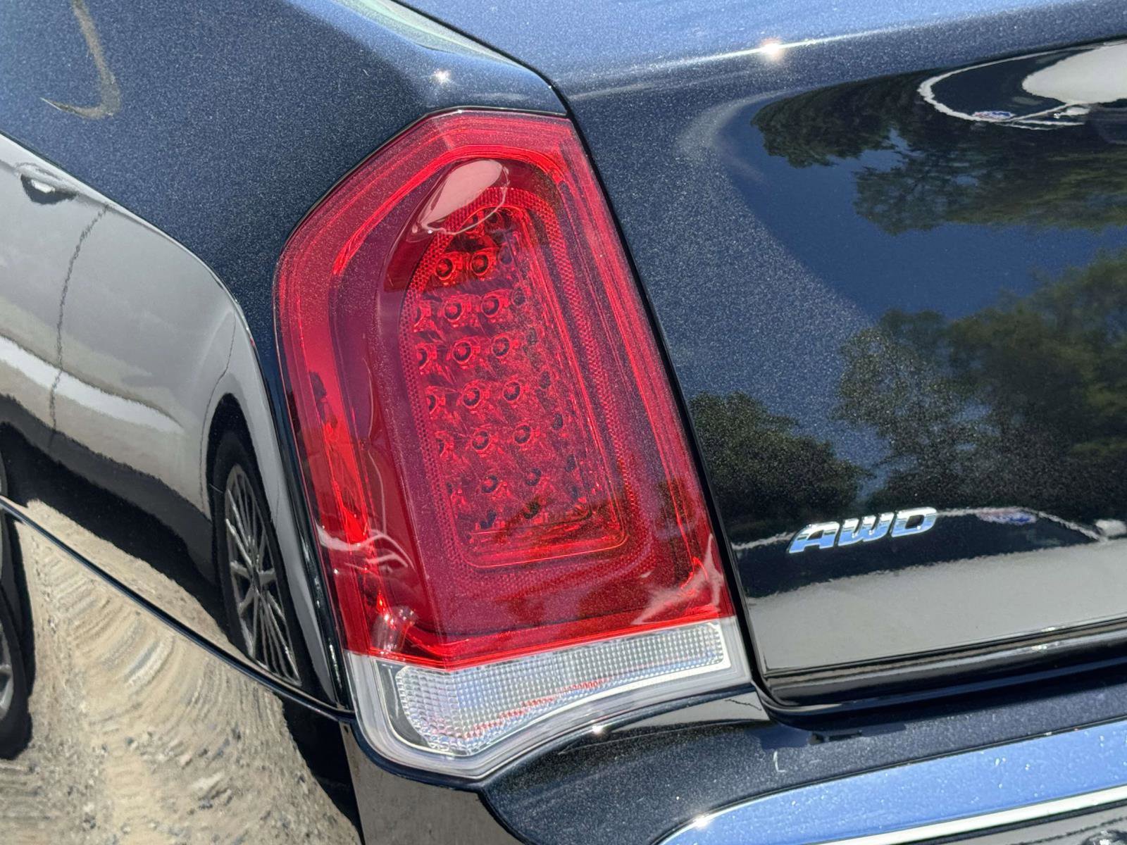 Used 2016 Chrysler 300 C AWD/4WD image 7