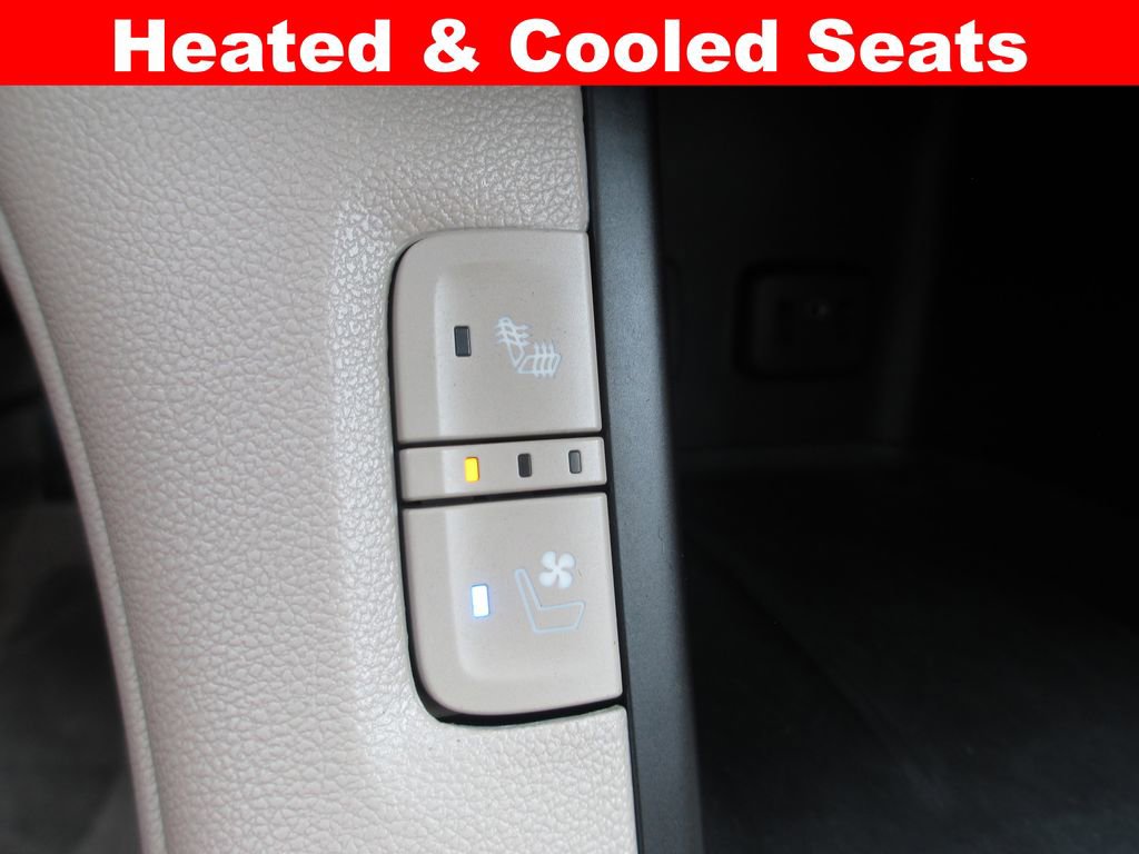 Used 2019 GMC Acadia Denali image 17