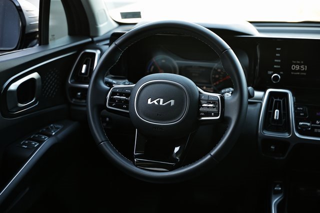 Used 2023 Kia Sorento EX image 26