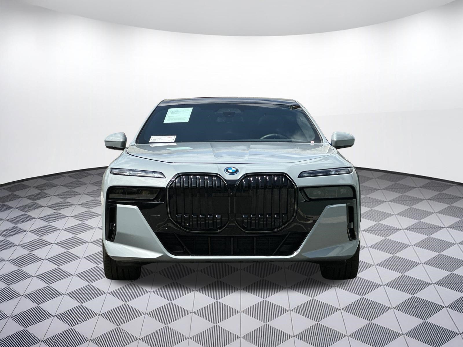 Used 2025 BMW i7 xDrive60 w/ Executive Package AWD/4WD image 6