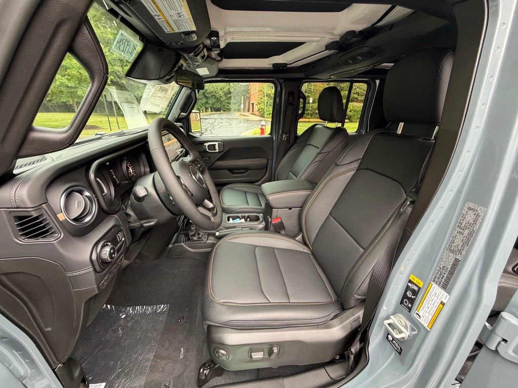 New 2026 Jeep Gladiator Sport AWD/4WD image 15