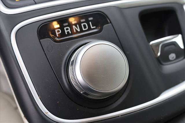 Used 2015 Chrysler 200 Limited FWD image 19