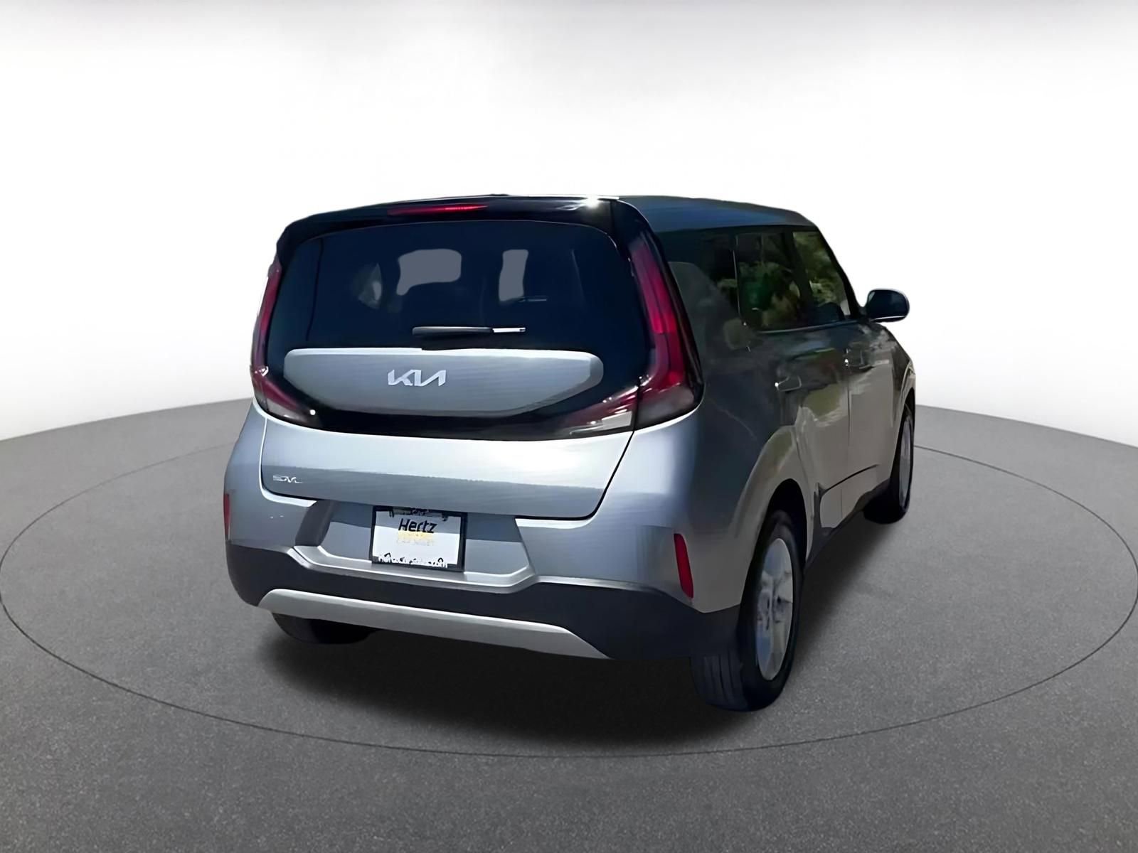 Used 2025 Kia Soul LX w/ LX Technology Package image 14